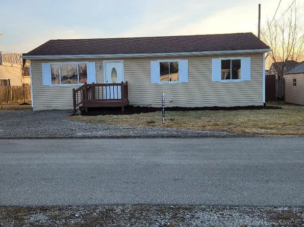 109 N Park Dr, Algonac, MI 48001