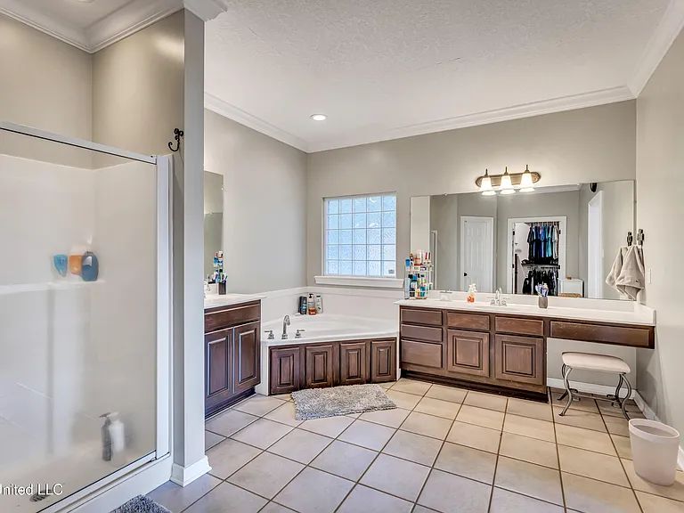 15336 Lakeview Ct — Photo 17