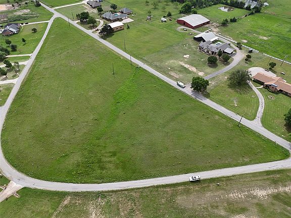 4th image of 2000 Lakeside Dr
