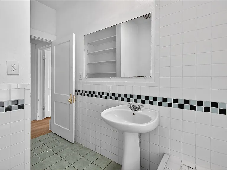 1607 Holman St — Photo 22