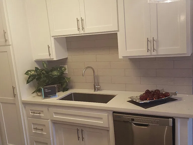 4225 Longridge Ave — Photo 28