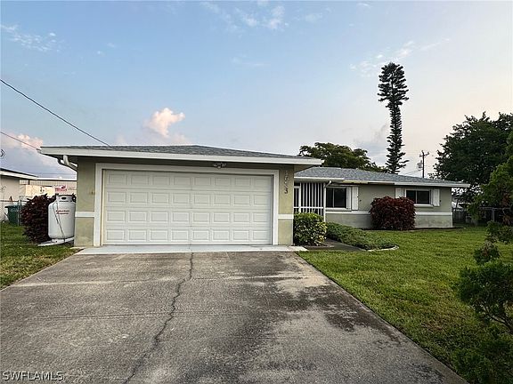 4th image of 1033 NE Pine Island Ln