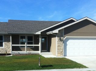 4315 SE Horseshoe Bend Dr, Topeka, KS 66609