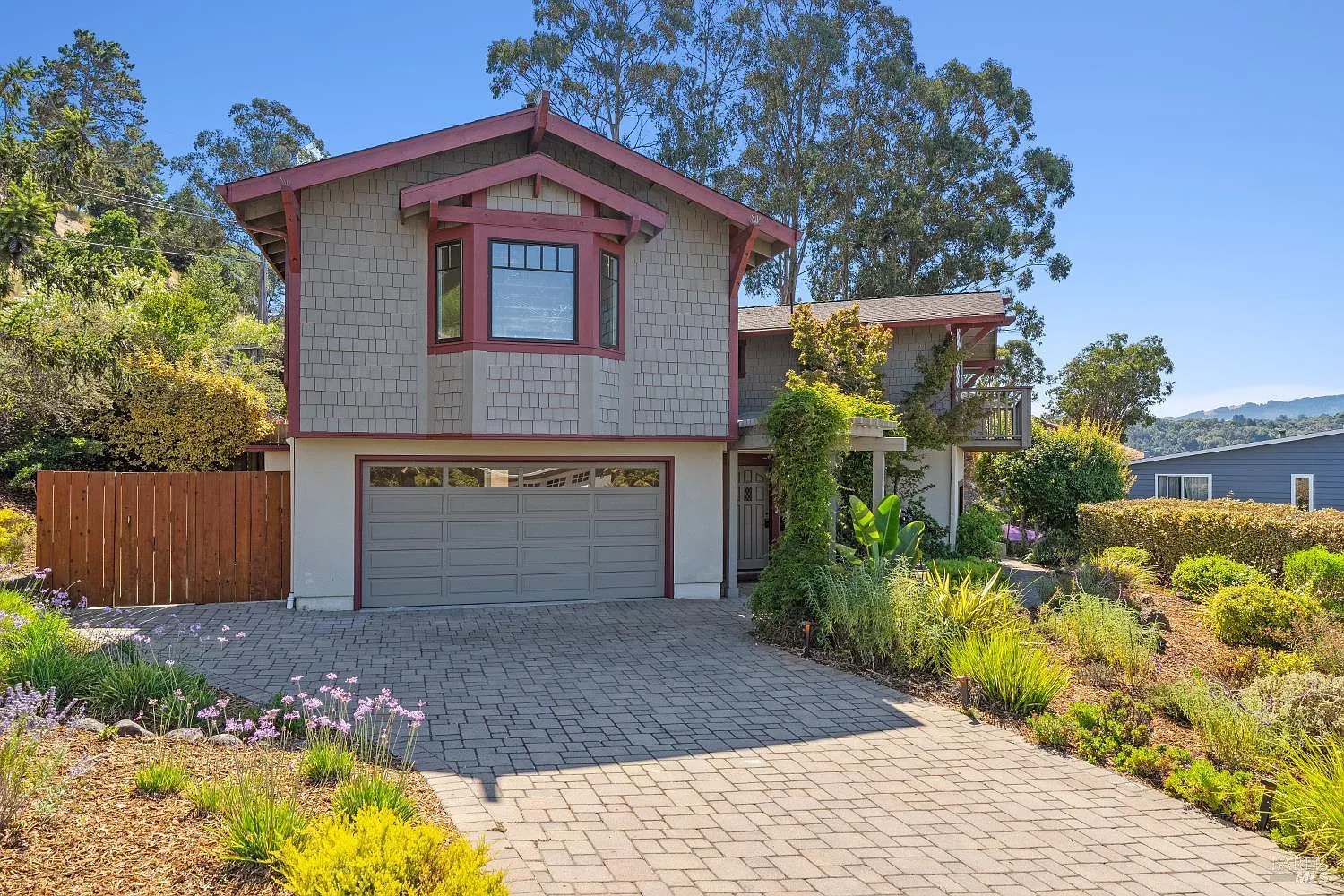 40 Windward Drive photo 1