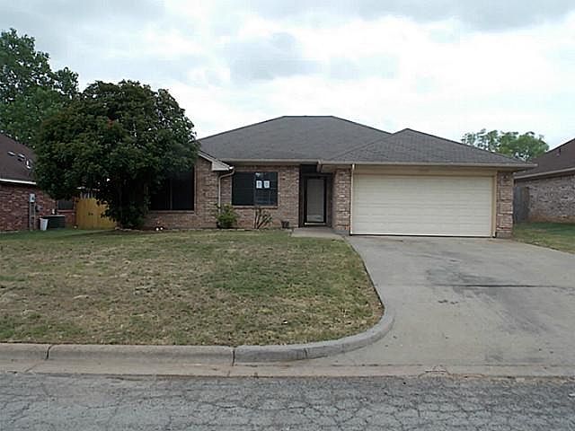 1st image of 1513 Clover Ln