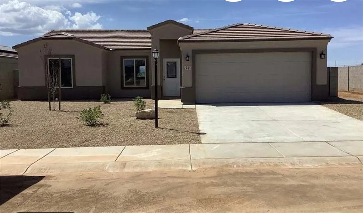 4 bed, 2.0 bath, 1429 sqft, $1,895 — Photo 1