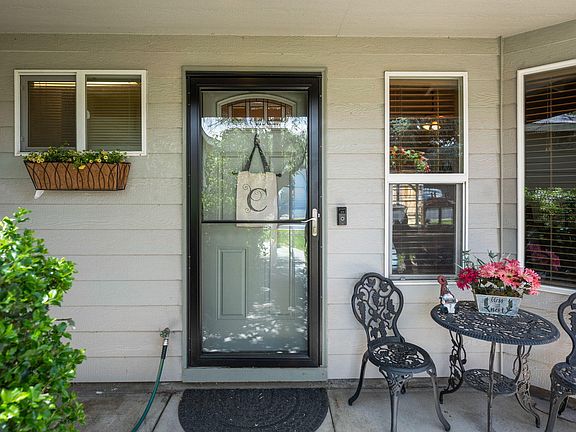 4th image of 841 NW Negus Pl