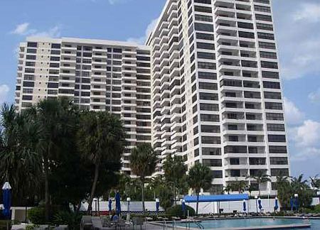 5th image of 2500 Parkview Dr #12