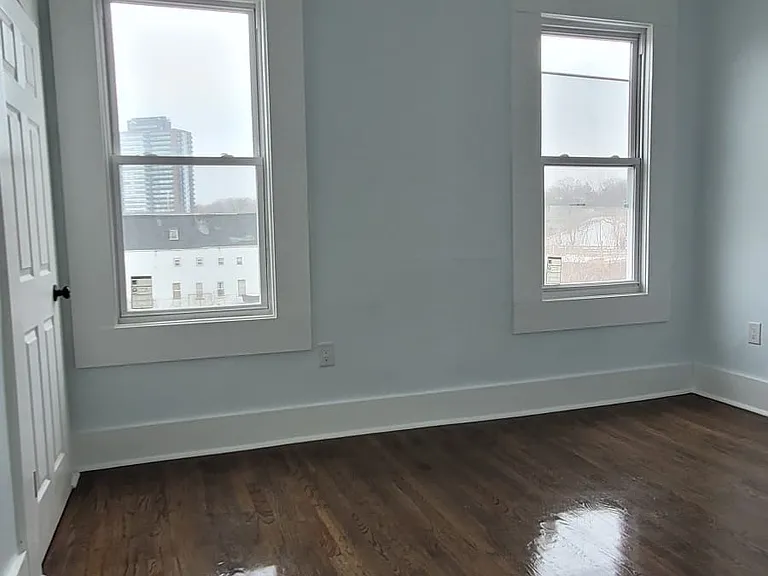 329-331 Elizabeth Ave — Photo 6