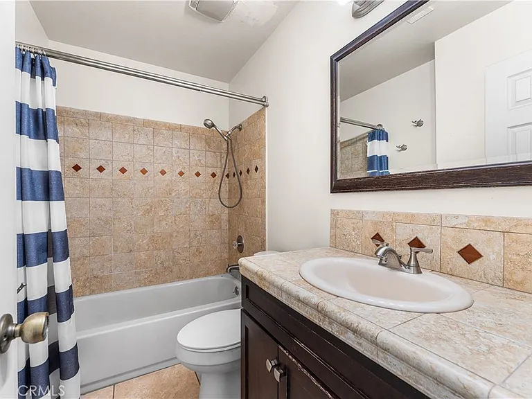 1055 Lakeview Dr — Photo 34