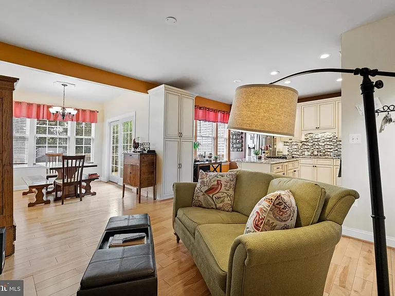 670 McLeary Sq SE — Photo 17