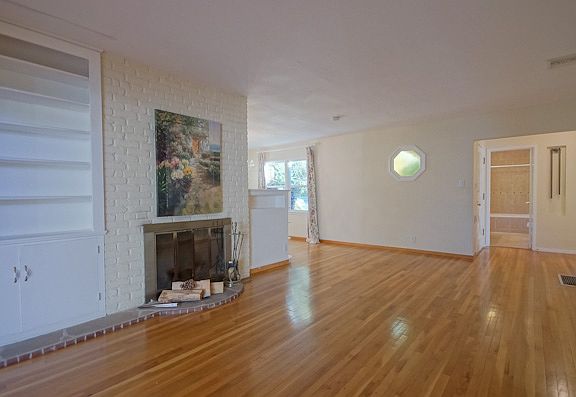 5th image of 7027 N Vista St