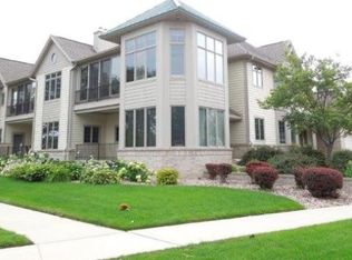 280 E Harbor View Dr, Fond Du Lac, WI 54935