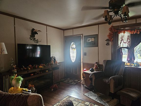 3rd image of 8913 Rena Ln