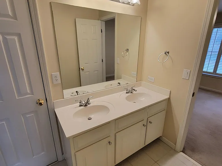 225 Lockmeade Way — Photo 27