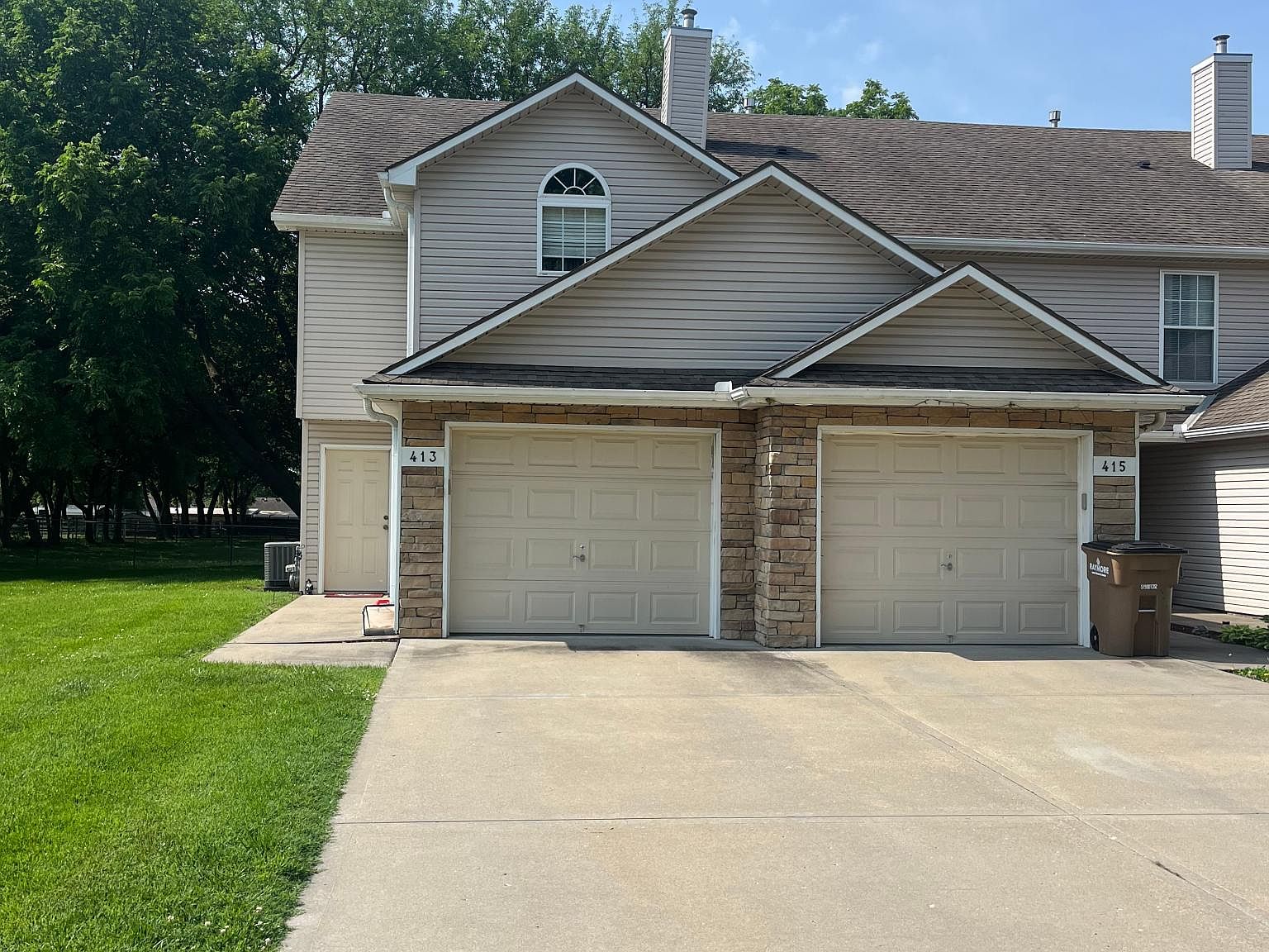 413 W Walnut St, Raymore, MO 64083 Zillow