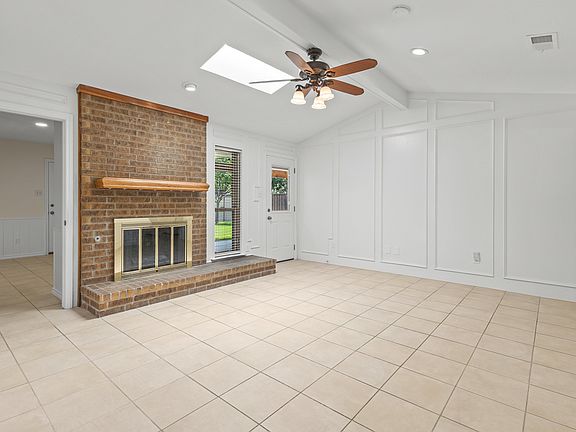 5th image of 1610 Steenson Dr
