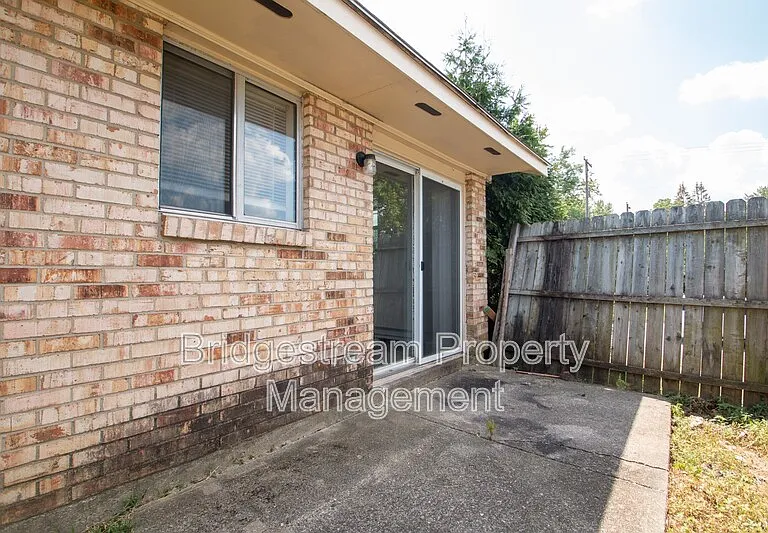4327 Powell Rd — Photo 10