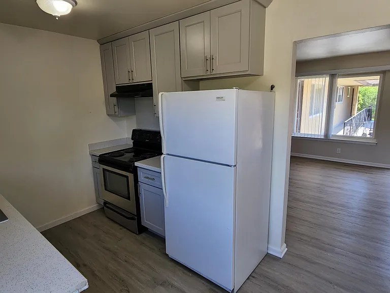 1235 Cortez Dr #7 — Photo 7