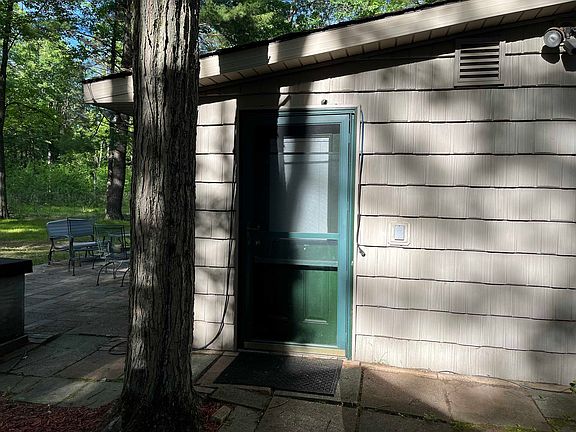 3rd image of 10470 Cedar Rd