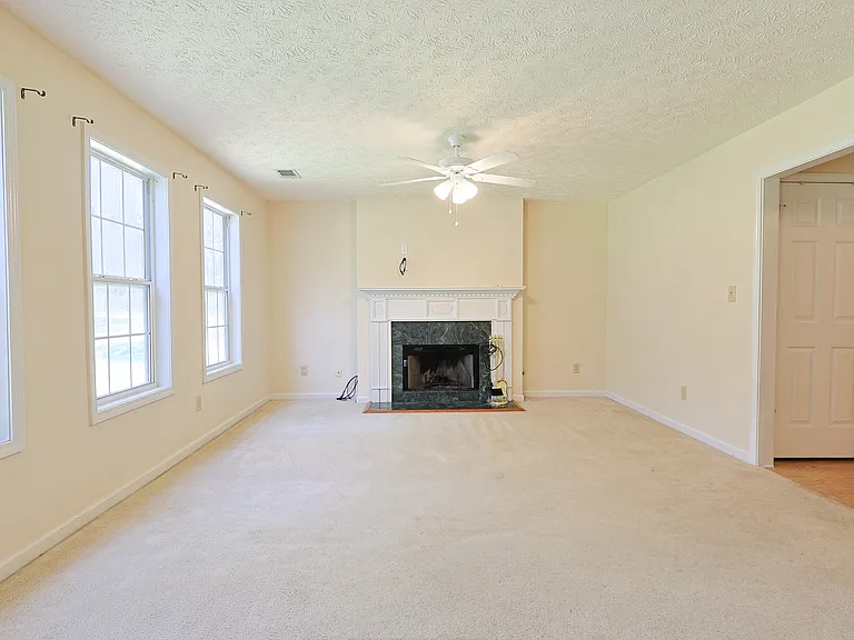 40 Harbour Lake Dr — Photo 17