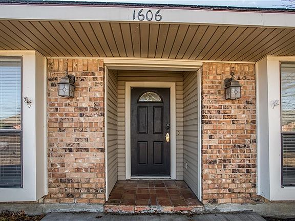 3rd image of 1606 Clydesdale Dr