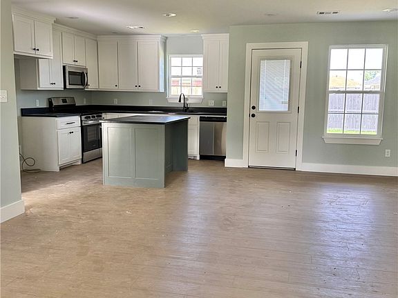 2nd image of 100 Meadow Dr