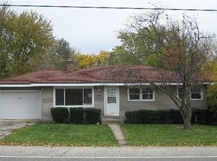 6704 Silver Lake Rd, Cary, IL 60013