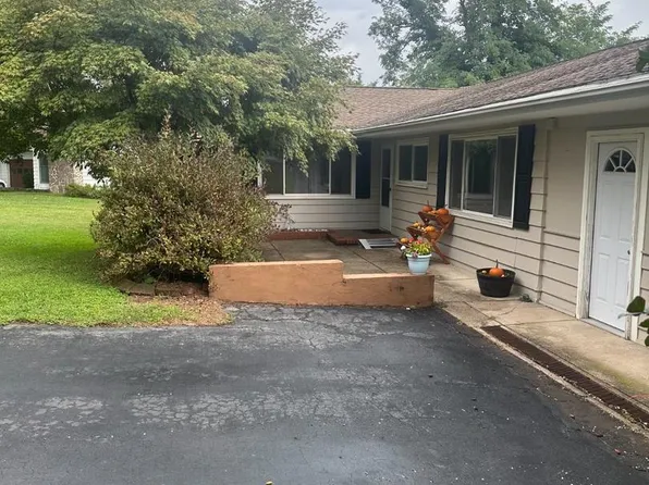 490 Pine Ridge Cir, Lewisberry, PA 17339