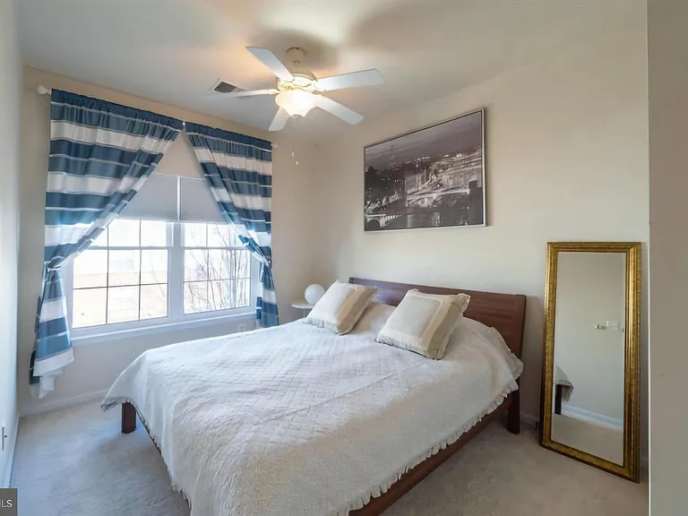 6931 Rolling Creek Way — Photo 14