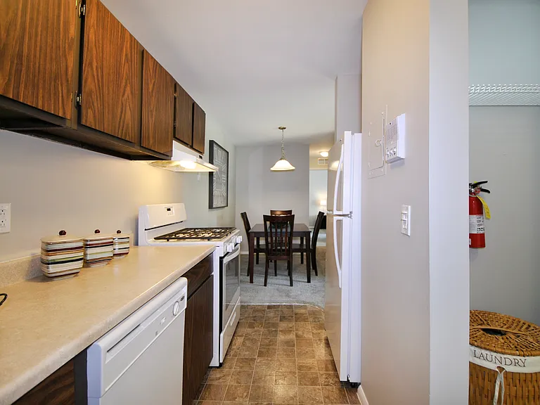 214 S Hewitt Rd — Photo 14