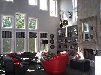 3rd image of 33 Maclane Ct