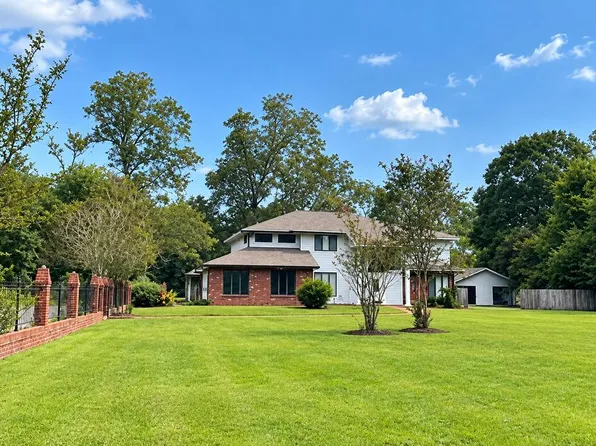 1310 S Beech St, Picayune, MS 39466