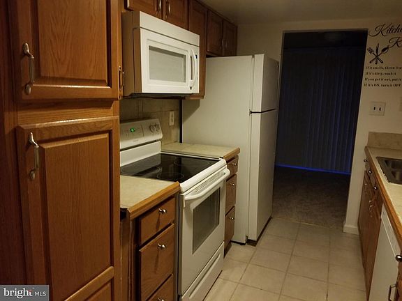 3rd image of 2516 Sedgewick Pl