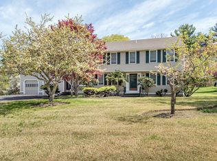 8 Greenbriar Cir, Andover, MA 01810