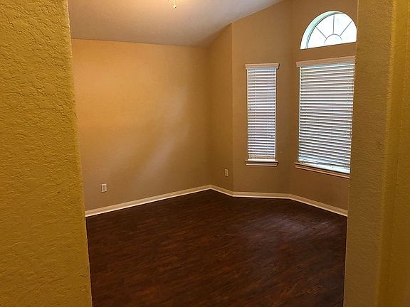 3rd image of 12633 Dover Dr