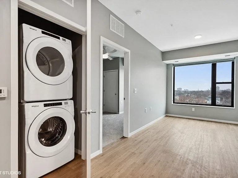 Lago Apartments — Photo 156