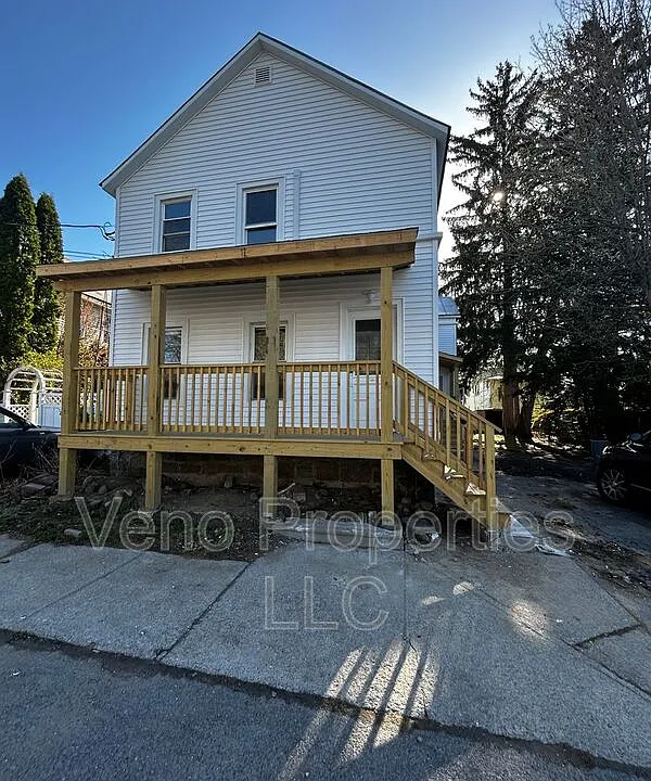96 Walworth St #1