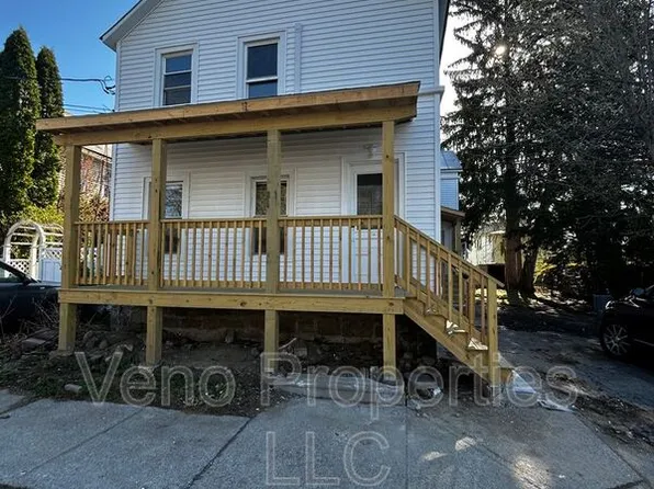 96 Walworth St #1, Saratoga Springs, NY 12866