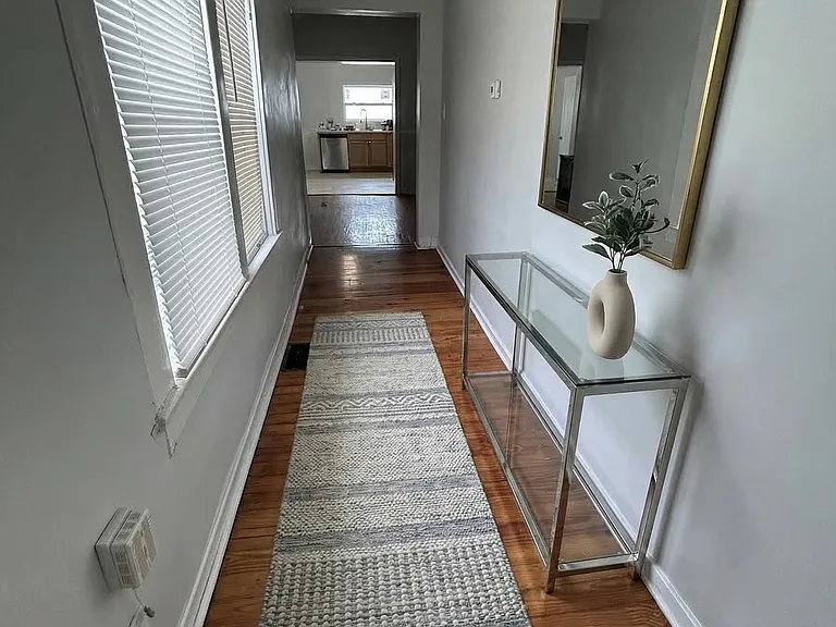 2141 Bradley Ave — Photo 6