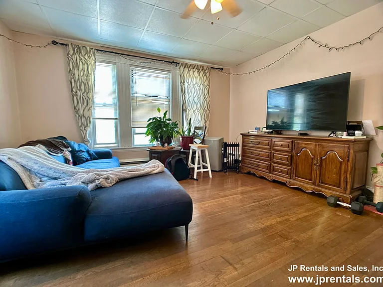 388 Centre St #2 — Photo 2