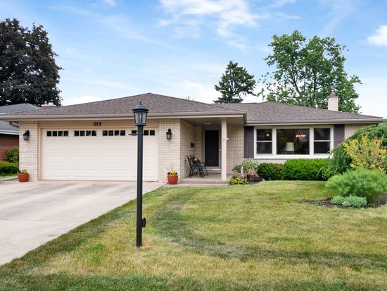 915 S See Gwun Ave, Mount Prospect, IL 60056