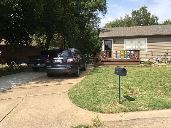 3rd image of 452 Hazel Ct