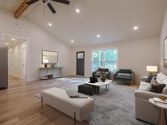 5th image of 585 Aubrey Dr