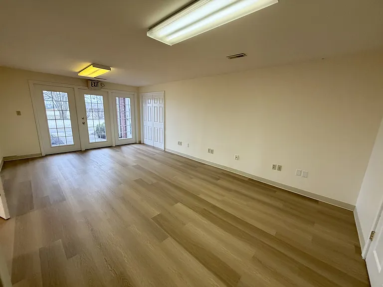 102 Manor Dr #1-101 — Photo 6