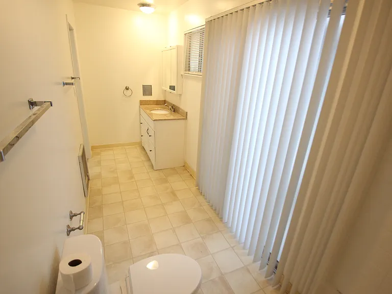 8 Holcomb Ct #A — Photo 14