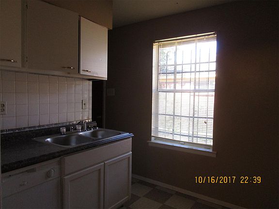4th image of 3233 Forest Glen St