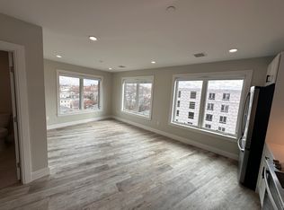 200-204 Old Colony Ave #611, Boston, MA 02127