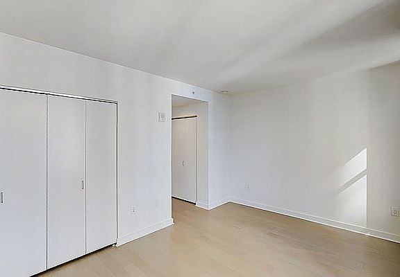 4th image of 45 Hoyt St #8T