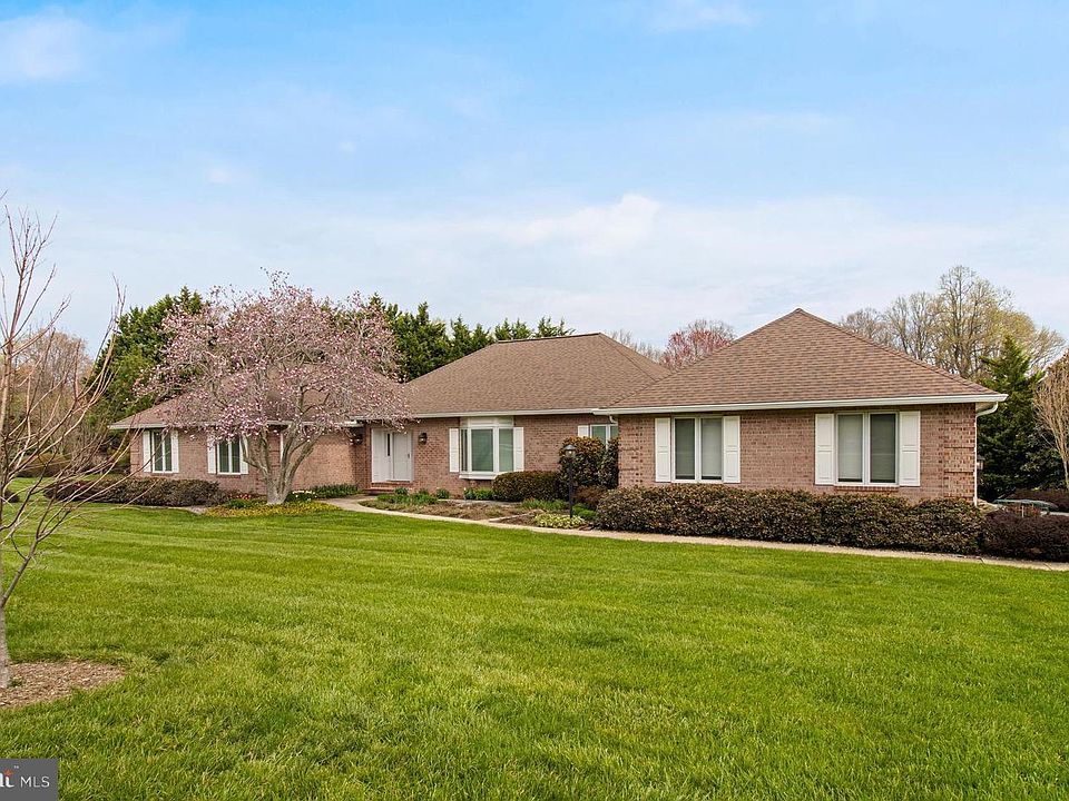 1st image of 3700 Elberta Ln